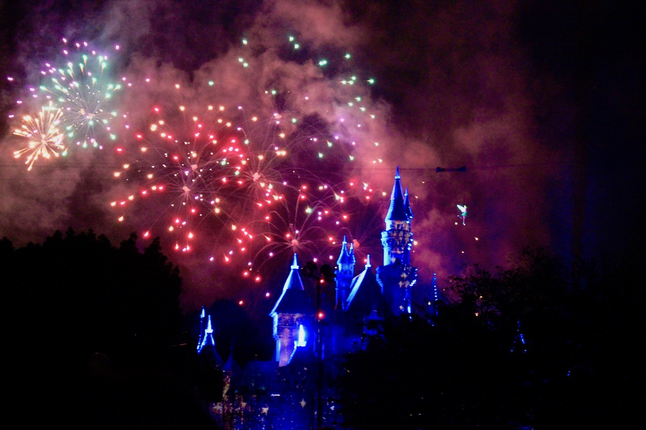 disneyland-california-fireworks