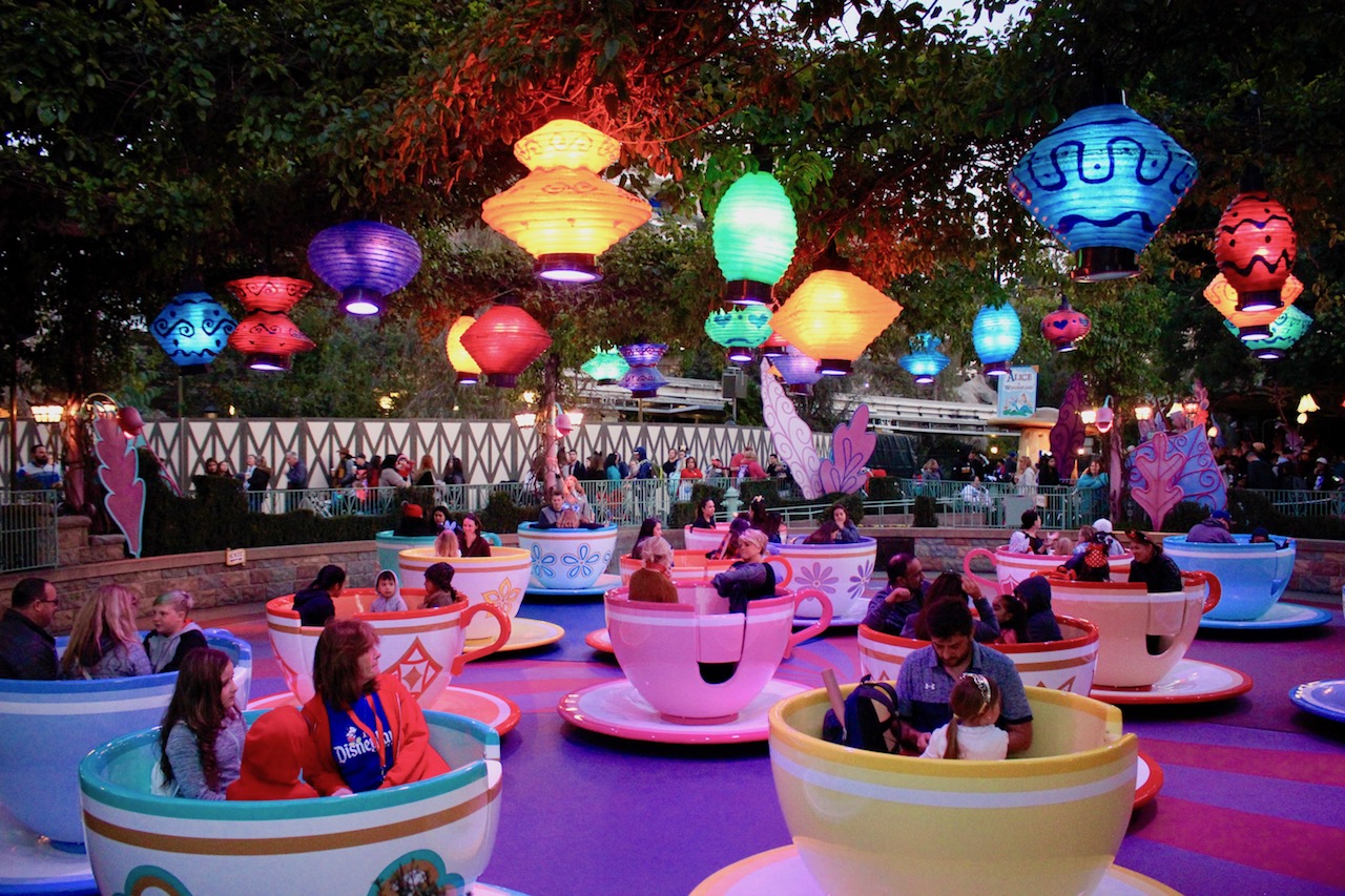 disneyland-mad-tea-party