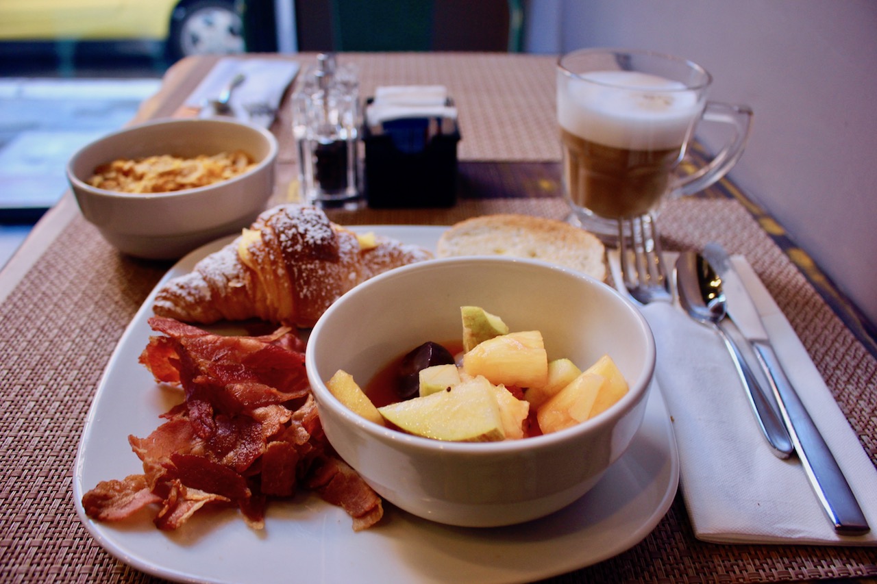 breakfast-romehello-rome-hostel