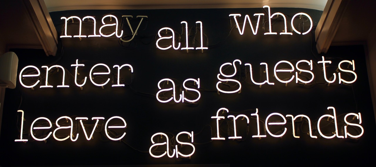 romehello-hostelneon