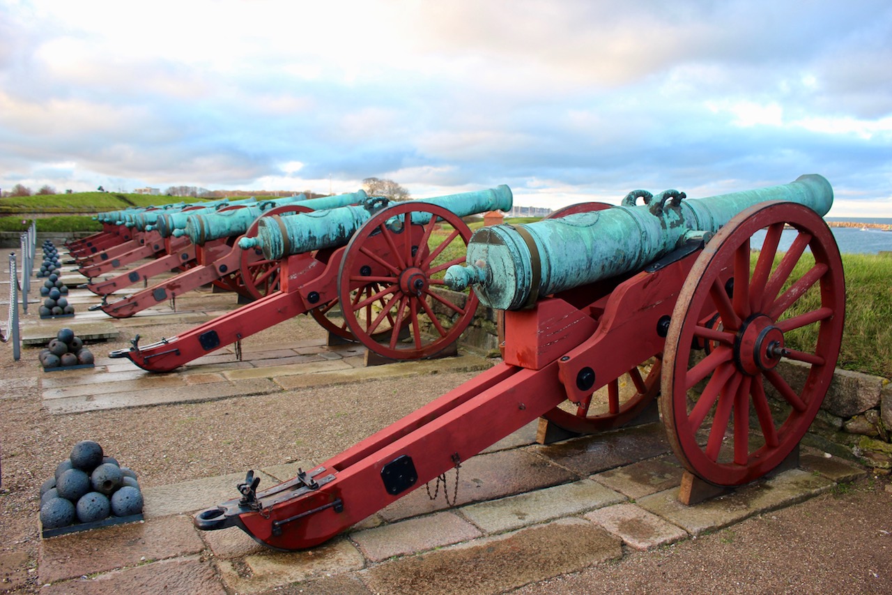 kronborg-castle-day-copenhagen-denmark