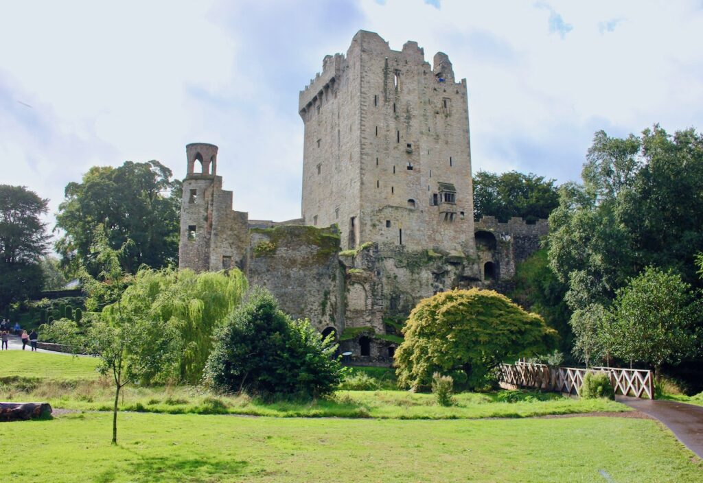 visiting the blarney stone ireland blarney castle